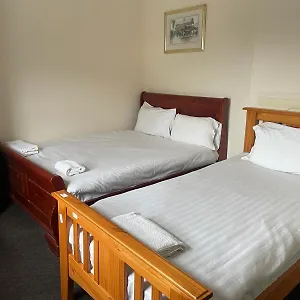 Heathrow Hostal